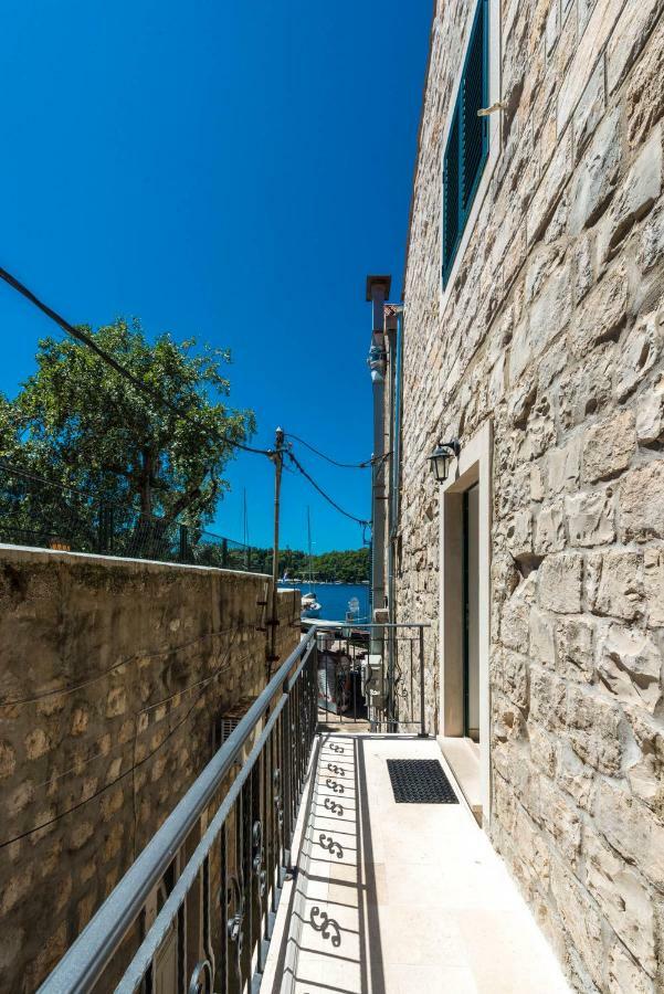 Sun And Stone Apartment Cavtat Exterior photo